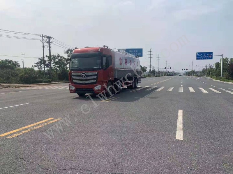 歐曼前四后八40方散裝飼料運(yùn)輸車  價(jià)格  報(bào)價(jià) 廠家