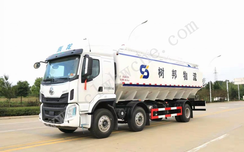 ?柳汽小三軸30方散裝飼料運(yùn)輸車  價(jià)格  報(bào)價(jià) 廠家