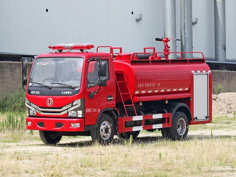 東風(fēng)小多利卡3.5噸消防灑水車