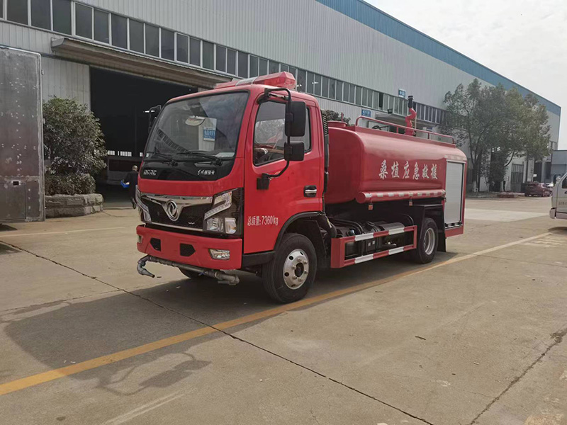 東風(fēng)小多利卡單排綠化消防灑水車