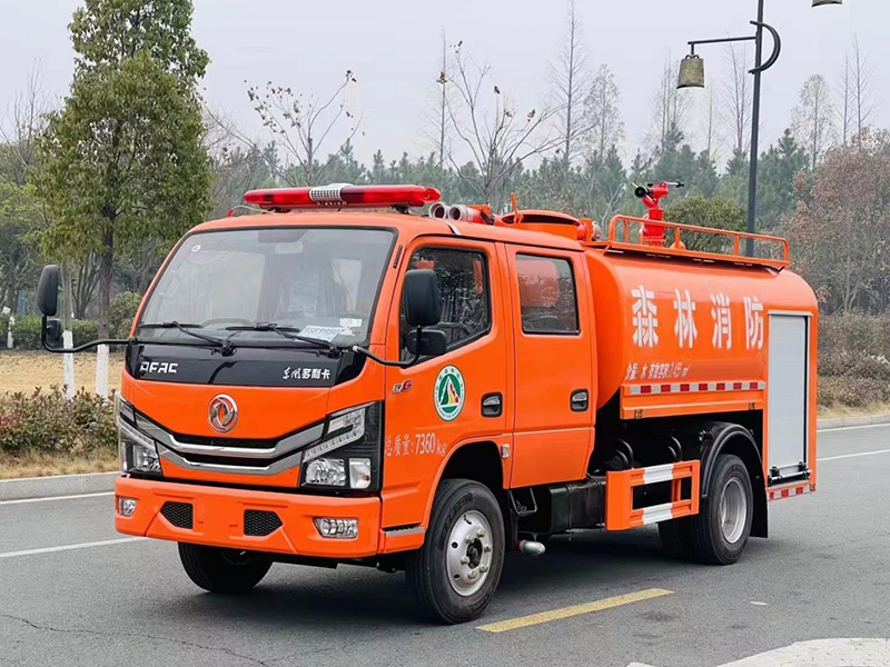 東風(fēng)D6森林灑水消防車